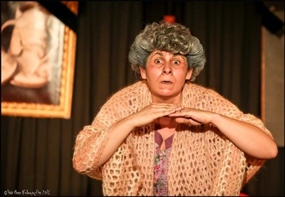 Photo 3 de Anne Cangelosi dans Mémé casse-bonbons