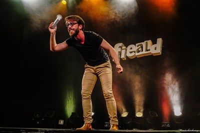 Photo 1 de Max Casaban dans Prenez-moi homo !