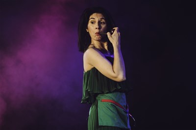 Photo 1 de Carole Sallato dans Crumble