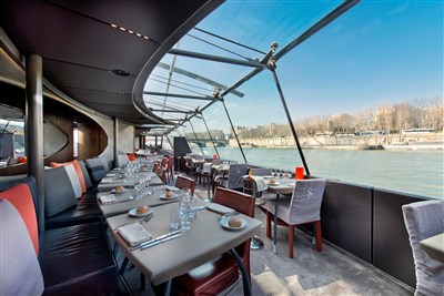 Photo 3 de Déjeuner-Croisière : Bateaux Parisiens