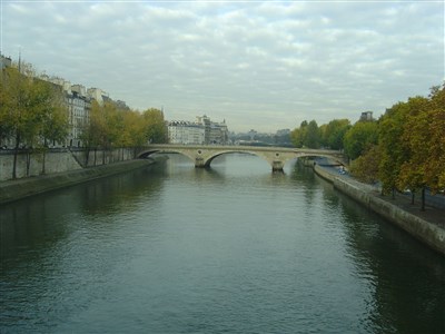 Photo 2 de Visite guidée : Charmante Ile Saint Louis Promenade Romantique | par Ludivine Rodon