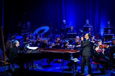 Photo 2 de Aznavour 100 ans