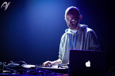 Photo 1 de Lesly Ja / DJ Advance / Produxion Incorruptibl