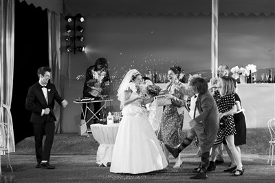 Photo 6 de Le banquet | de Mathilda May
