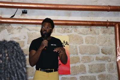 Photo 1 de We Do. Comedy Club