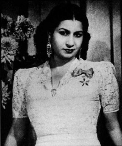 Photo 1 de Oum Kalthoum dansée