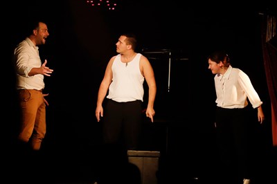 Photo 2 de TIME dans le spectacle d'improvisation explosif !