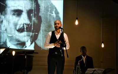 Photo 2 de (ex)Ode : Au feu des origines