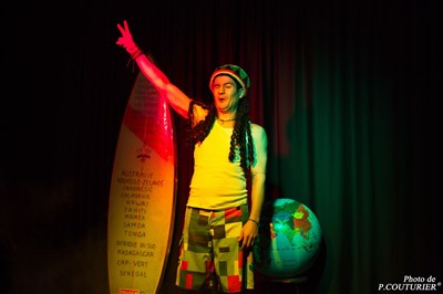 Photo 2 de Henry-David Cohen dans Le tour du monde en 180 vannes