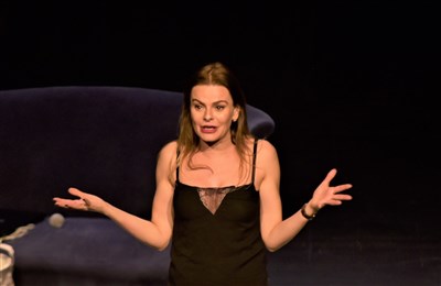 Photo 1 de Emmanuelle Bodin dans Au bord de la crise de mère !