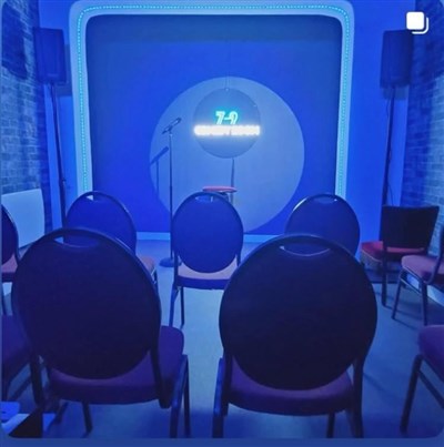 Photo 2 de 7-9 Comedy Room