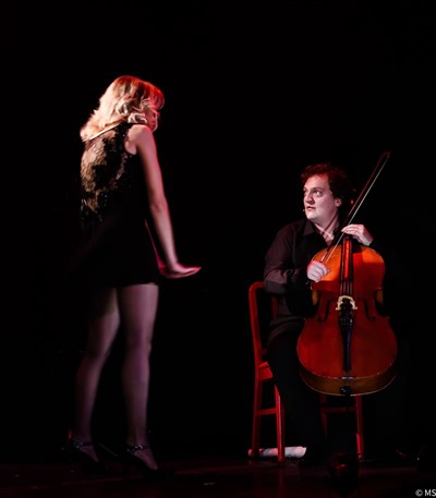 Photo 1 de Prisca Demarez dans Vraie !
