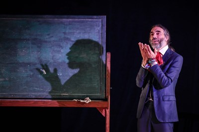 Photo 1 de Cédric Villani dans Mathématique en poésie