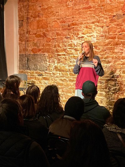 Photo 4 de L'Escale Stand Up : 30/30 de Nawal et Maréva