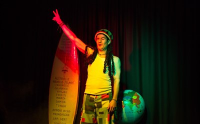 Photo 1 de Henry-David Cohen dans Le tour du monde en 180 vannes