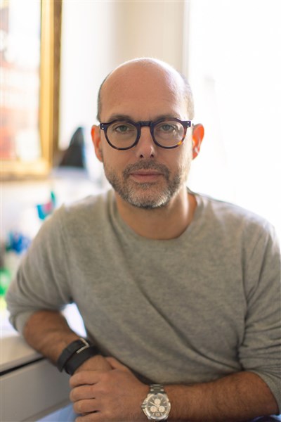 Photo 3 de Maurice Barthélemy dans Fort comme un hypersensible