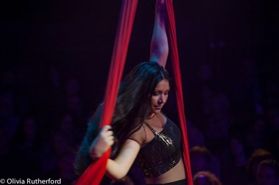 Photo 5 de Cirque Romanès | Si tu m'aimes plus, je me jetterai par la fenetre de la caravane !