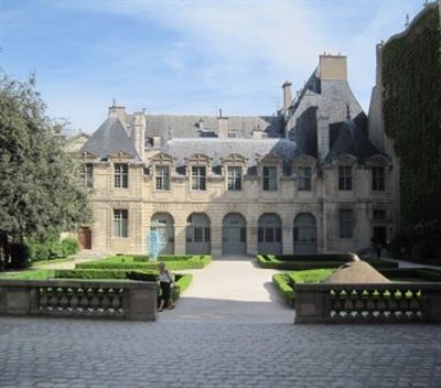 Photo 3 de Visite guidée : Les jardins du marais, hôtels classés et ruelles secrètes | Par Artémise