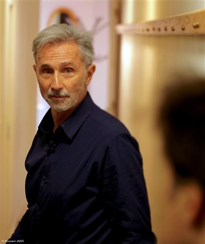 Photo 1 de Fleurs de soleil | avec Thierry Lhermitte