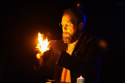 Photo 1 de Professeur T dans La Cirqu'Conférence