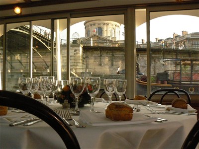 Photo 1 de Dîner Guinguette du Canal | Du Parc de la Villette au Musée d'Orsay