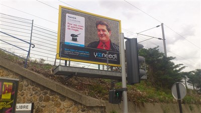 Affiche en 4/3 diffusée dans les grandes villes de France.