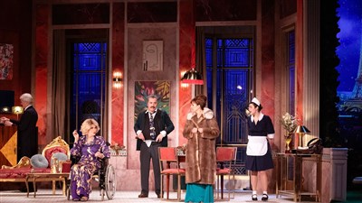 Photo 2 de L'argent de la vieille avec Amanda Lear