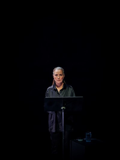 Photo 4 de Le Professeur avec Carole Bouquet