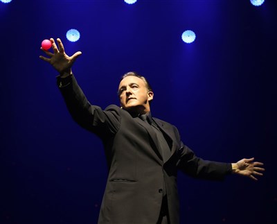 Photo 4 de Luis de Matos : IMPOSSIBLE sur Scène