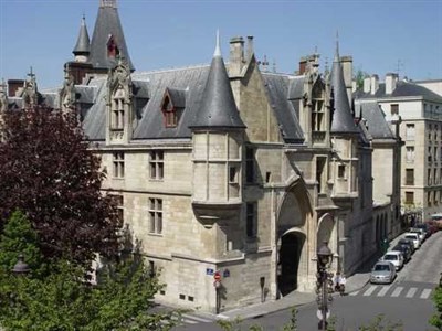 Photo 1 de Visite guidée : Le Marais des aristocrates et de la révolution | par Danielle Malka