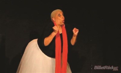 Photo 1 de Nadine Charvolin dans Trop tout