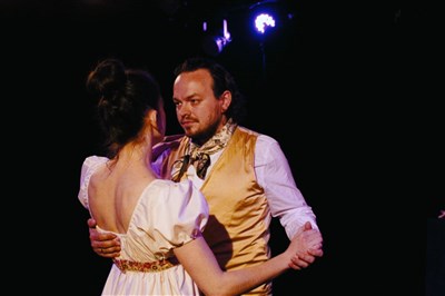 Photo 3 de La suite d'un bal masqué