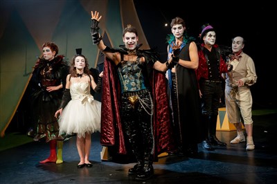 Photo 2 de Britannicus Tragic Circus