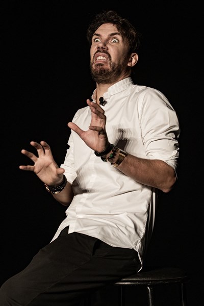 Photo 2 de Arnaud Demanche dans Faut qu'on parle !