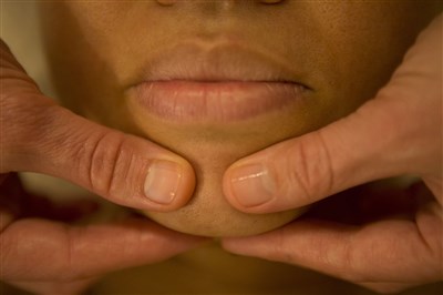 Photo 1 de Atelier massage : le visage et la tête