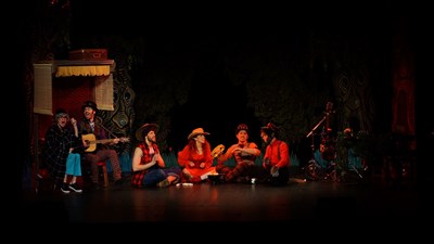 Photo 2 de La folle histoire du petit Chaperon rouge