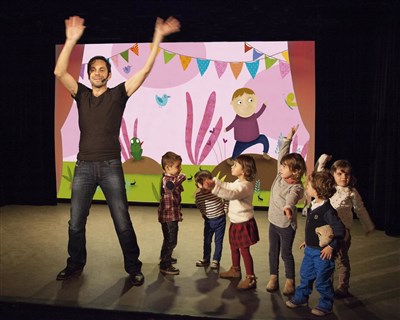 Photo 2 de Rémi, le Roi des Comptines