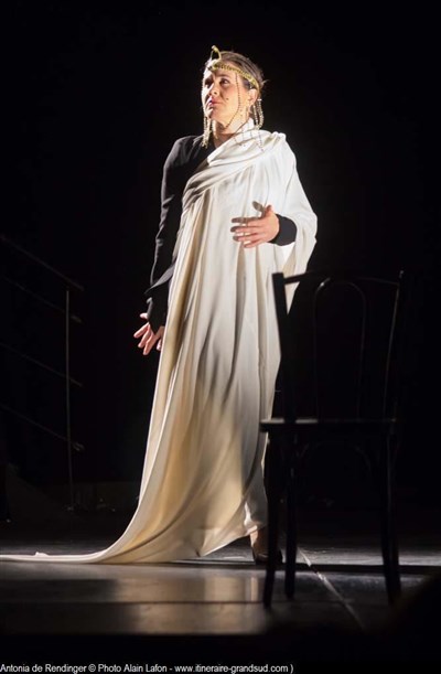 Photo 2 de Antonia de Rendinger dans Moi Jeu !