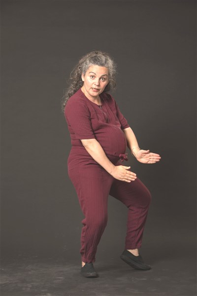 Photo 1 de Hélène Vitorge dans Impertinente du spectacle, t'as pas la gueule de l'Emploi