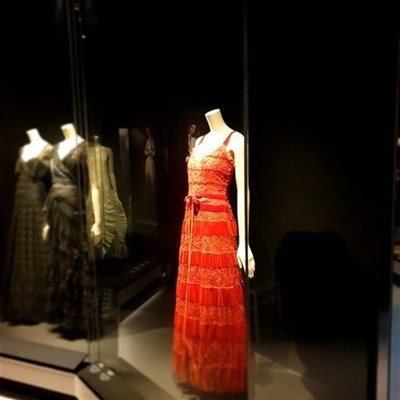 Photo 2 de Visite Guidée : exposition Gabrielle Chanel, manifeste de mode | par Caroline Bujeau