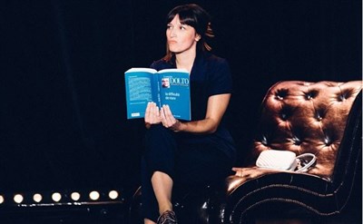 Photo 1 de Julie Bargeton dans Woman is coming