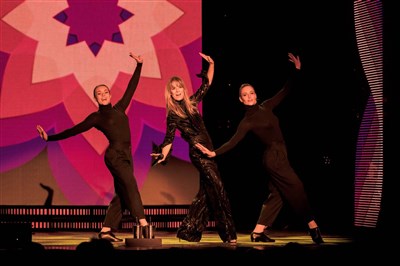 Photo 4 de Véronic Dicaire dans Showgirl