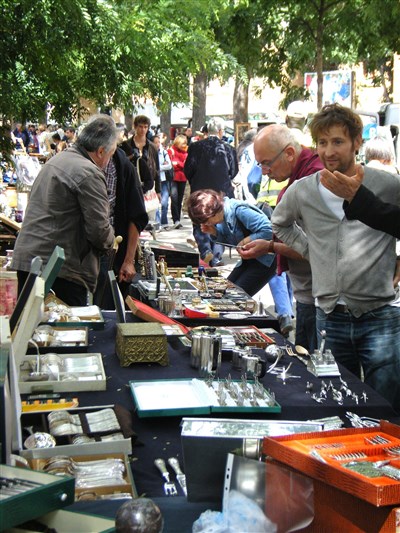 Another Paris petit train bleu circuit BOHEME Puces de Vanves