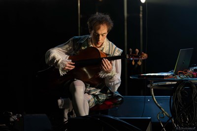 Photo 3 de If Music Be the Food of Love