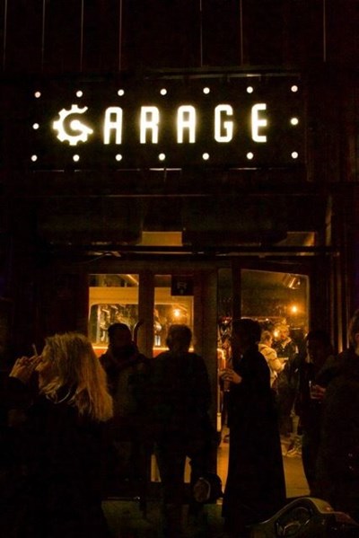 Photo 2 de Garage Comedy Club