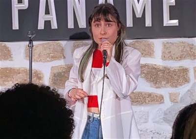 Aude Manzano, humoriste