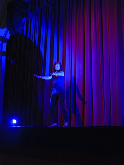 Photo 4 de Héloïse Pia dans Au bonheur d'être Femme