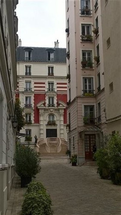 Photo 2 de Visite guidée : Montmartre sud | par Xavier Schoonheere