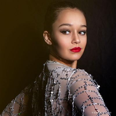  Issue des filières d'excellence française Marie-Estelle va vous envoûter
