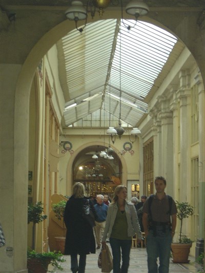 Photo 2 de Visite guidée : Parcours féeriques des passages couverts | par Ludivine Rodon